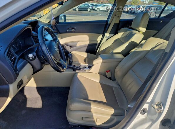 19UDE2F78JA005771 2018 ACURA ILX White 