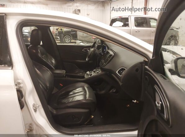 1C3CCCAB2HN501139 2017 CHRYSLER 200 White Սալոնի դիմացի տեսք