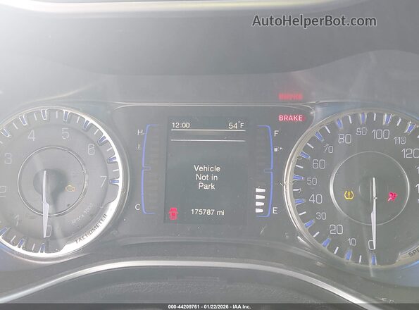 1C3CCCFB6HN506417 2017 CHRYSLER 200 Серый Вид задних сидений