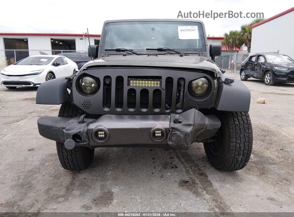1C4BJWDG1GL105168 2016 JEEP WRANGLER UNLIMITED Green Вид щитка приладів