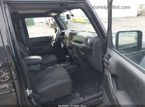 1C4BJWDG7HL539449 2017 JEEP WRANGLER UNLIMITED Black Widok wnętrza z przodu