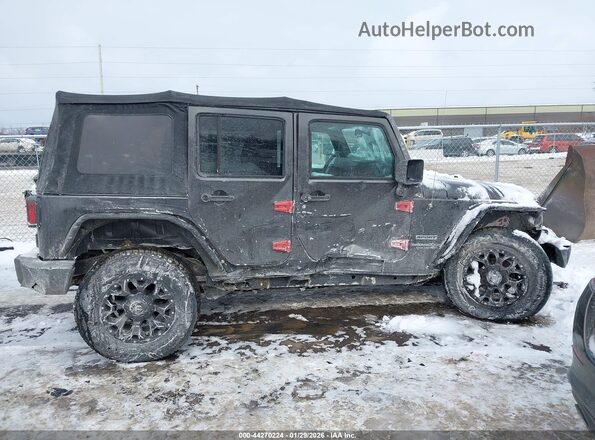 1C4BJWDG8HL588918 2017 JEEP WRANGLER UNLIMITED Gray Vista interior trasera