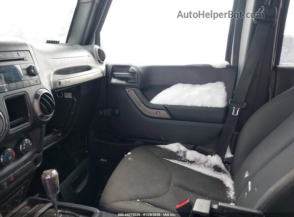 1C4BJWDG8HL588918 2017 JEEP WRANGLER UNLIMITED Gray Vista interior delantera
