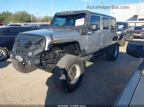 1C4BJWDGXHL593070 2017 JEEP WRANGLER UNLIMITED Silver Vista tres cuartos delantera izquierda