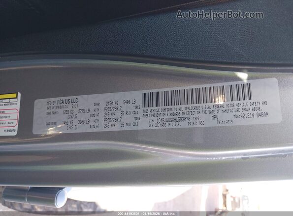 1C4BJWDGXHL593070 2017 JEEP WRANGLER UNLIMITED Silver Vista del compartimento del motor
