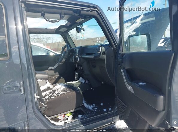 1C4BJWEG8HL621978 2017 JEEP WRANGLER UNLIMITED Серый Вид салона спереди