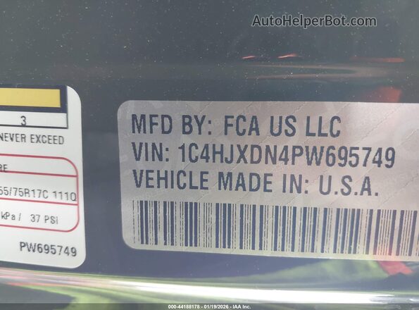 1C4HJXDN4PW695749 2023 JEEP WRANGLER Green Vista del compartimento del motor