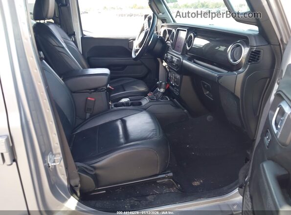 1C4HJXEN1LW123787 2020 JEEP WRANGLER UNLIMITED Silver წინა სალონის ხედი