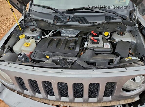 1C4NJPBB4GD576638 2016 JEEP PATRIOT Silver Widok komory silnika