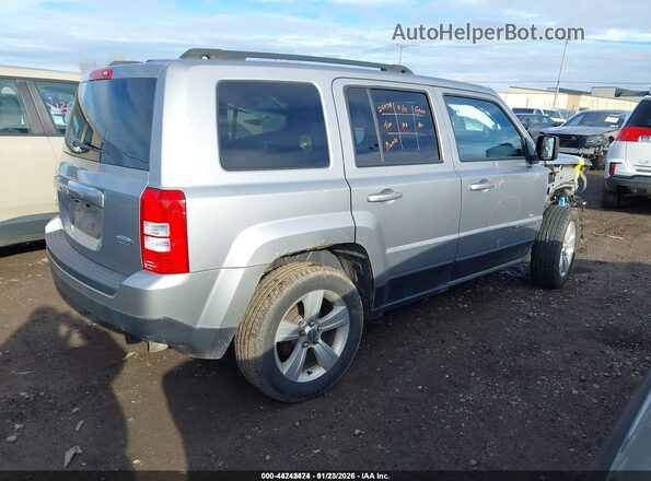 1C4NJRFB1HD181386 2017 JEEP PATRIOT Серебряный Задняя правая четверть