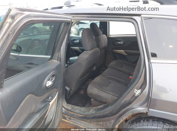 1C4PJLCB1HW668120 2017 JEEP CHEROKEE Gray Widok naklejki z numerem VIN