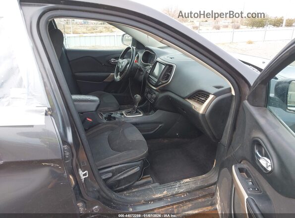 1C4PJLCB1HW668120 2017 JEEP CHEROKEE Gray Widok wnętrza z przodu