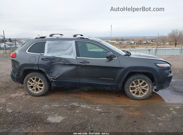 1C4PJLCB1HW668120 2017 JEEP CHEROKEE Gray Widok wnętrza z tyłu