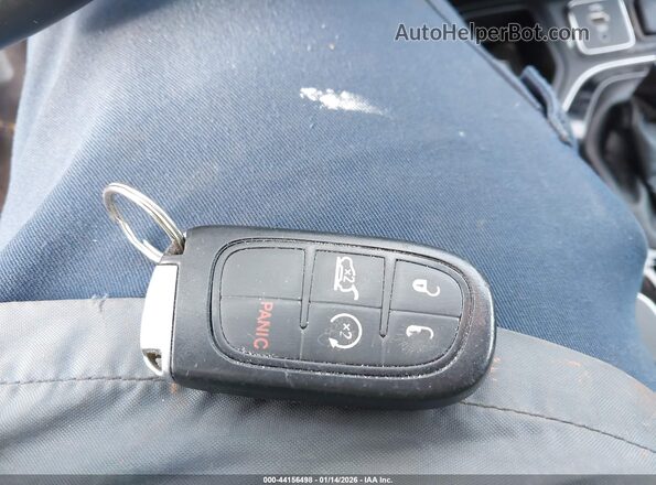 1C4PJLDB2KD195913 2019 JEEP CHEROKEE Silver Առջևի վահանակի տեսք