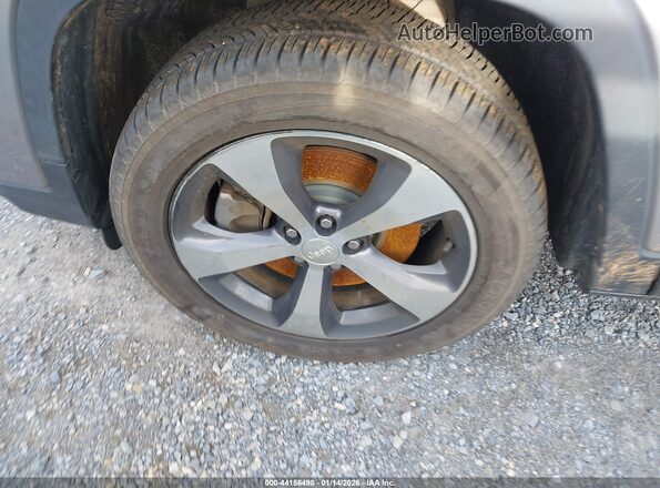 1C4PJLDB2KD195913 2019 JEEP CHEROKEE Silver Սարքավորումների վահանակի տեսք