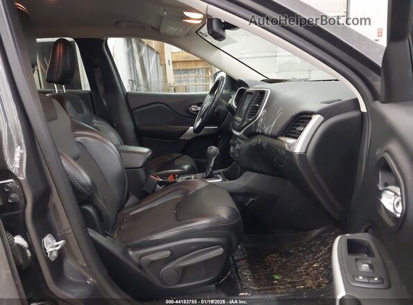 1C4PJLLX6JD556622 2018 JEEP CHEROKEE Gray Front interior view