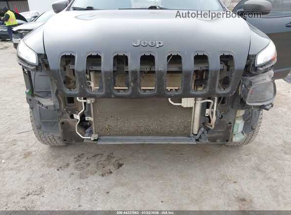 1C4PJMBB8JD567245 2018 JEEP CHEROKEE Black Widok z przodu
