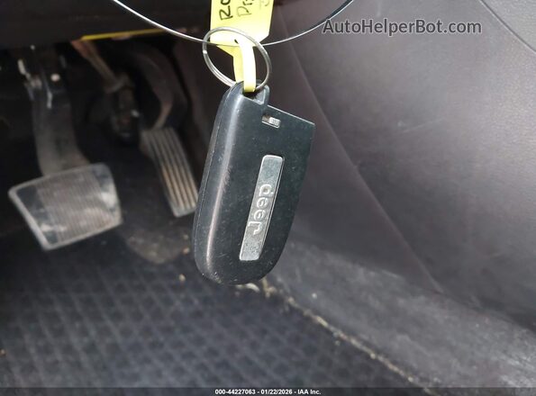 1C4PJMBB8JD567245 2018 JEEP CHEROKEE Black Widok deski rozdzielczej