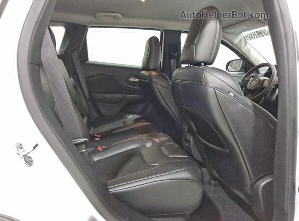 1C4PJMBX7ND553645 2022 JEEP CHEROKEE White უკანა სალონის ხედი