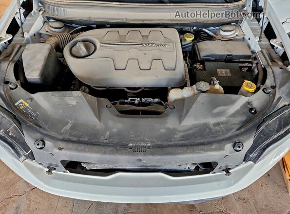 1C4PJMCX8ND531524 2022 JEEP CHEROKEE White Vista del compartimento del motor