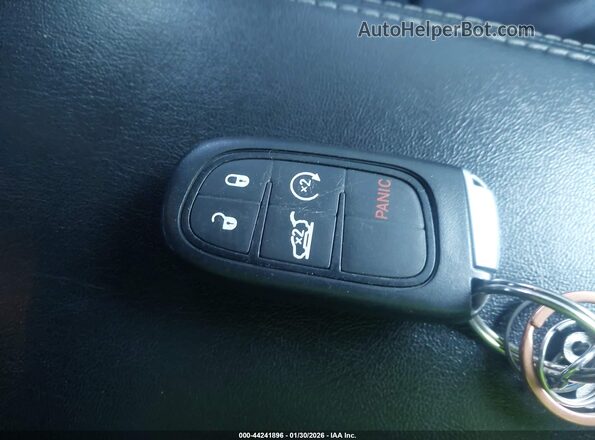1C4PJMDX4KD417370 2019 JEEP CHEROKEE Black Вид панелі приладів
