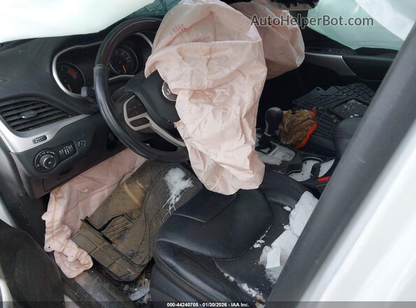 1C4PJMJX8JD515238 2018 JEEP CHEROKEE Белый Вид салона спереди