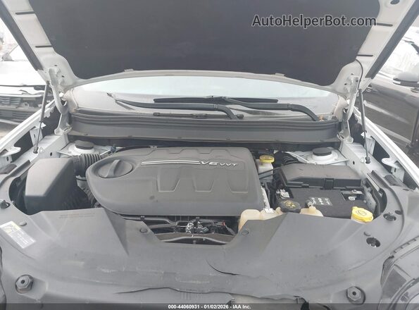 1C4PJMLX0KD138368 2019 JEEP CHEROKEE White Rear view