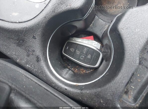1C4PJMLX0KD138368 2019 JEEP CHEROKEE White Dashboard view