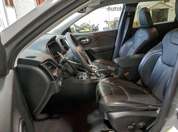 1C4PJMMB2PD100621 2023 JEEP CHEROKEE Gray Vista interior delantera