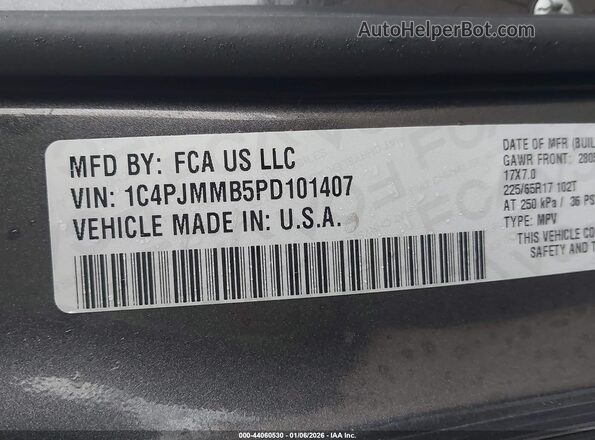 1C4PJMMB5PD101407 2023 JEEP CHEROKEE Gray Vista del compartimento del motor