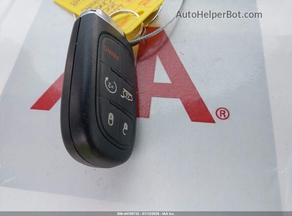 1C4PJMMB7PD113669 2023 JEEP CHEROKEE White Առջևի վահանակի տեսք