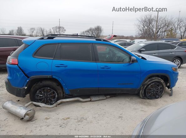 1C4PJMMB8PD102115 2023 JEEP CHEROKEE Blue Vista interior trasera