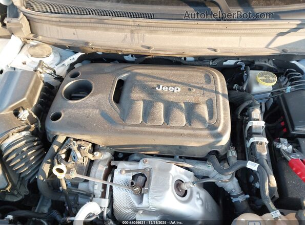 1C4PJMMN0ND506159 2022 JEEP CHEROKEE White უკანა ხედი