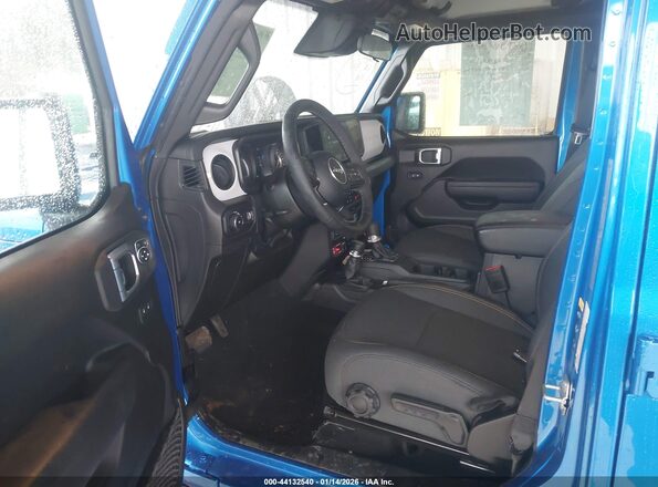 1C4PJXDN4TW153251 2026 JEEP WRANGLER Blue Widok wnętrza z przodu
