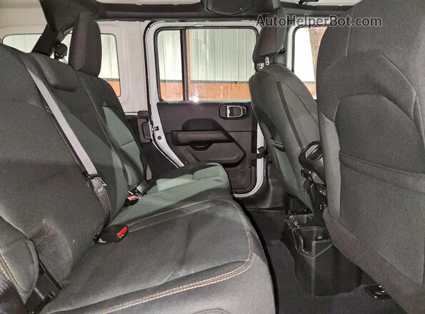 1C4PJXEG1SW633522 2025 JEEP WRANGLER White Widok wnętrza z tyłu