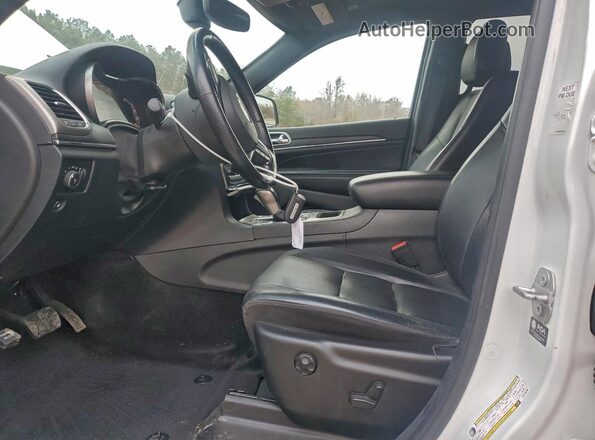 1C4RJEBG4NC125780 2022 JEEP GRAND White Front interior view