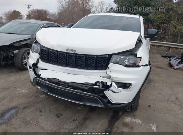 1C4RJFBG2NC110720 2022 JEEP GRAND CHEROKEE WK White ხელსაწყოთა პანელის ხედი