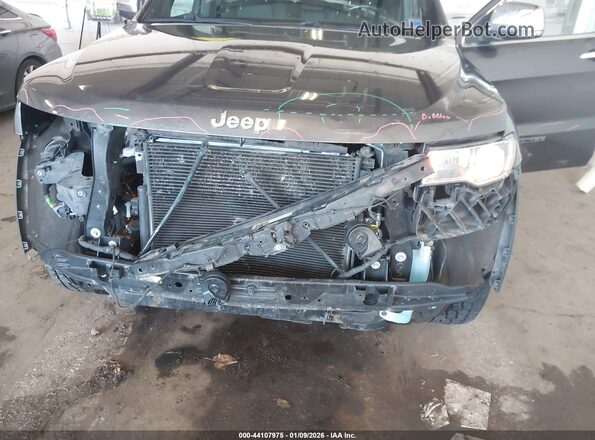 1C4RJFBG8HC888542 2017 JEEP GRAND CHEROKEE Gray Вид спереду