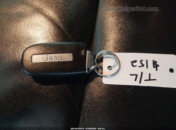 1C4RJFBG8HC888542 2017 JEEP GRAND CHEROKEE Gray Вид панелі приладів