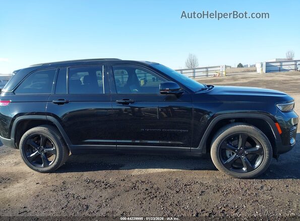 1C4RJHAG2PC625474 2023 JEEP GRAND CHEROKEE Black Widok wnętrza 360 stopni