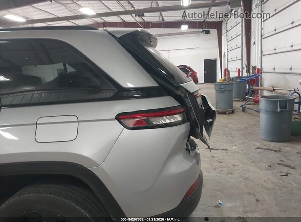1C4RJHAG5PC669355 2023 JEEP GRAND CHEROKEE Silver Vista frontal