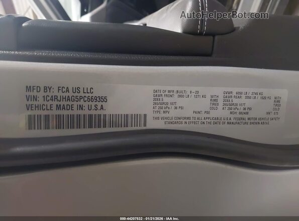 1C4RJHAG5PC669355 2023 JEEP GRAND CHEROKEE Silver Vista del compartimento del motor