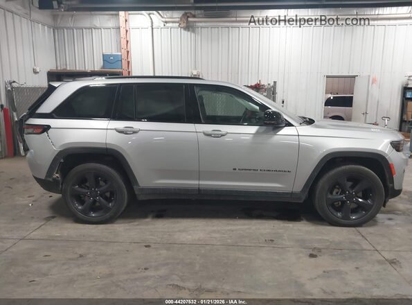 1C4RJHAG5PC669355 2023 JEEP GRAND CHEROKEE Silver Vista interior trasera
