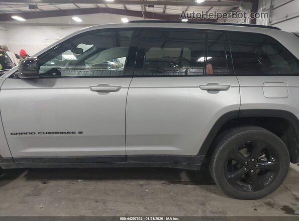 1C4RJHAG5PC669355 2023 JEEP GRAND CHEROKEE Silver Vista interior de 360 grados