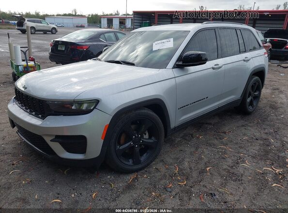 1C4RJHAG7R8573121 2024 JEEP GRAND CHEROKEE Silver Передня ліва чверть