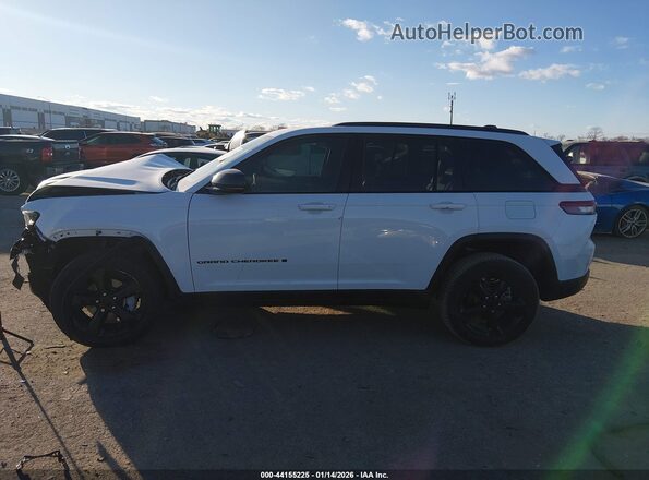 1C4RJHBG0PC620997 2023 JEEP GRAND CHEROKEE White Панорамний вид салону 360°