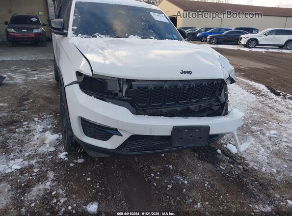 1C4RJHBG1PC501176 2023 JEEP GRAND CHEROKEE White Front view