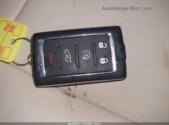 1C4RJHBG6SC339876 2025 JEEP GRAND CHEROKEE Red Вид панелі приладів