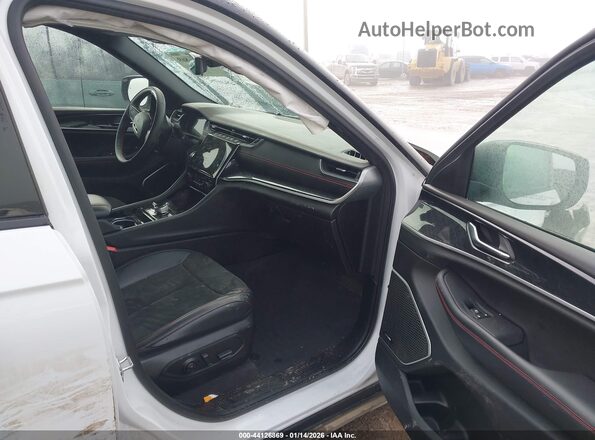 1C4RJHCGXN8576182 2022 JEEP GRAND CHEROKEE White Front interior view