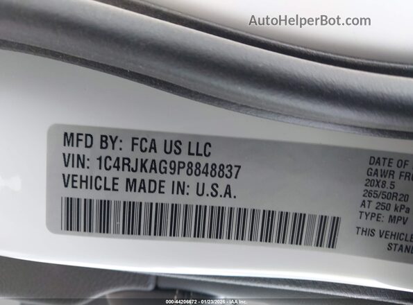 1C4RJKAG9P8848837 2023 JEEP GRAND CHEROKEE L White Widok komory silnika
